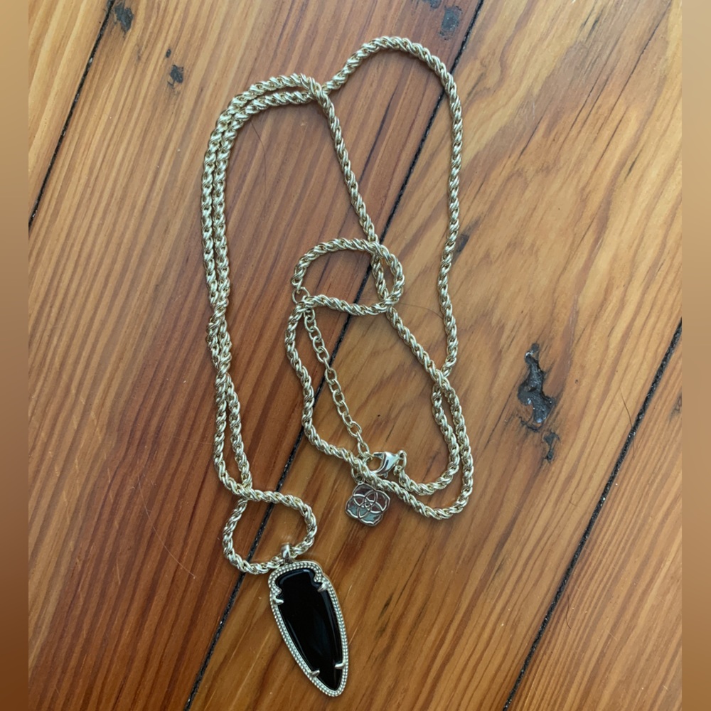 Discontinued Kendra Scott Arrowhead Necklace